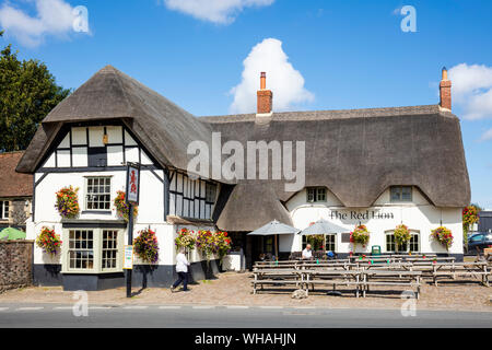 Avebury village Avebury Red lion Avebury gastropub Red Lion Avebury Wiltshire England UK GB Europe Stock Photo