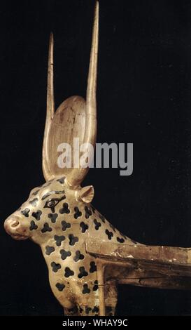 Head of a funeral couch in the form of the sacred cow. Tukankhamen, by Christiane Desroches Noblecourt, page 149. Stock Photo