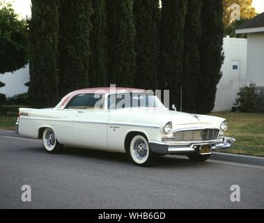 Transport road 1956. Chrysler New Yorker Deluxe Chevrolet Bel air Stock Photo