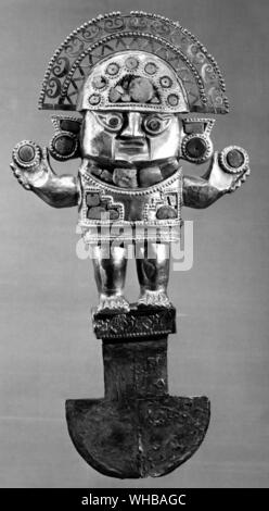 Tumi - Ceremonial Knife , Chimu culture. The Mujica GAllo Collection , Lima , Peru , South America Stock Photo