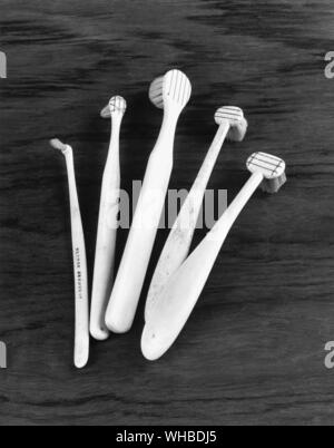 Set of Floris toothbrushes, c.1800 - Messrs. Floris of Jermyn Street, supplied by William Addis, founded in 1780, who claim to have been the first toothbrush manufacturers.. Stock Photo