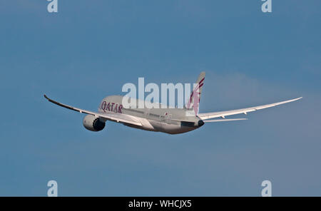 Qatar Airways Boeing 787 Dreamliner, Gatwick, UK Stock Photo