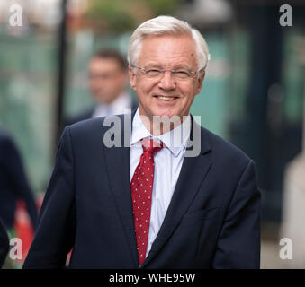 Downing Street, London, UK. 2nd September 2019. Special cabinet meeting at 17.00pm with Conservative MPs arriving later to dicuss the outcome. Former Brexit Secretary David Davies MP arrives. Credit: Malcolm Park/Alamy Live News. Stock Photo