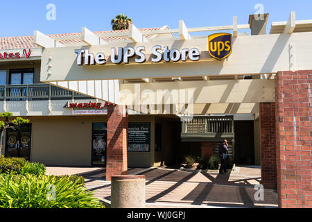 July 31, 2019 Sunnyvale / CA / USA - The UPS store located on El Camino Real, Santa Clara county, San Francisco bay area Stock Photo
