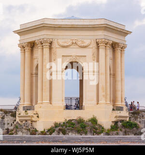 Arc De Triomphe And Chateau D Eau Palace Water Tower In The End Of Aqueduct In Montpellier France Stock Photo Alamy