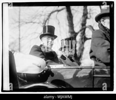Harding & Wilson in carriage Stock Photo - Alamy