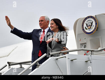 US Vice President Mike Pence and the Second Lady Karen Pence arrive in Air Force 2 back at Shannon airport from Dublin during an official visit to Ireland. Stock Photo