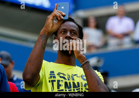 New York, USA. 03rd Sep, 2019. Gael Monfils of France taking pictures of his partner Elina Svitolina of the Ukraine in action against Johanna Konta of Great Britain in the Women's Singles Quarter-Finals match on Arthur Ashe Stadium during the 2019 US Open Tennis Tournament at the USTA Billie Jean King National Tennis Center on September 3rd, 2019 in Flushing, Queens, New York City. Credit: Independent Photo Agency/Alamy Live News Stock Photo