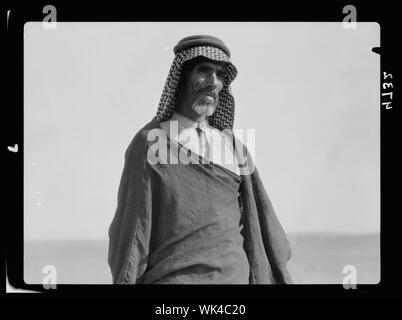 Iraq. Birs Nimrud. (Possibly the Tower of Babel). Bedouin Haris. Watchman of the ruins Stock Photo