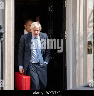 Downing Street, London, UK. 4th September 2019. PM Boris Johnson leaves No 10 to attend weekly Prime Ministers Questions in Parliament. Credit: Malcolm Park/Alamy Live News. Stock Photo