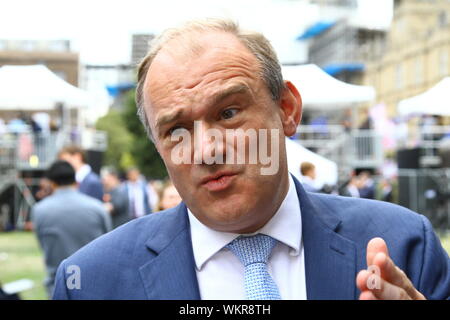 ED DAVEY MP DEPUTY LEADER OF THE LIBERAL DEMOCRAT PARTY AT COLLEGE GREEN, WESTMINSTER, LONDON,UK ON 3RD SEPTEMBER 2019. LIB DEM MPS. LIB DEMS. BRITISH POLITICIANS. POLITICS. MP FOR KINGSTON AND SURBITON. BREXIT . REVOKE ARTICLE 50. STOP BREXIT. SIR EDWARD JOHNATHAN DAVEY MP FRSA. Russell Moore portfolio page. Stock Photo