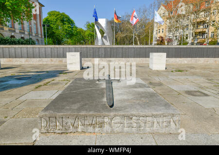 Kriegerdenkmal, Nonnendammallee, Siemensstadt, Spandau, Berlin, Deutschland Stock Photo