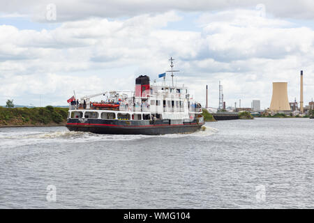 The MV Royal Iris of the Mersey taking tourists on a trip down the Manchester ship canal at Ellesmere Port Stock Photo