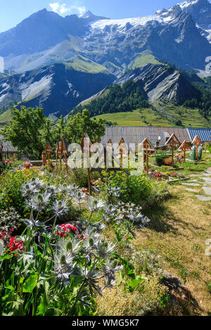 France, Hautes Alpes, Ecrins National Park, Oisans, La Grave, labelled the Most Beautiful Villages of France, the cemetery, tombs with wooden crosses Stock Photo