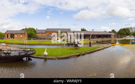 The National Waterways Museum on the Shropshire Union Canal in Ellesmere Port where the inland waterway network connects to the Manchester Ship Canal Stock Photo