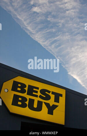 Best Buy Logo in U.S.A. Best Buy is a multinational consumer electronics retailer. Stock Photo