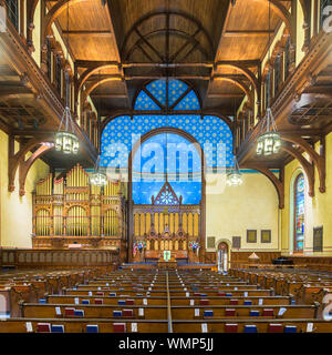 Interior and nave of the historic Old Stone Church (First Presbyterian) on Public Square in Cleveland, Ohio Stock Photo