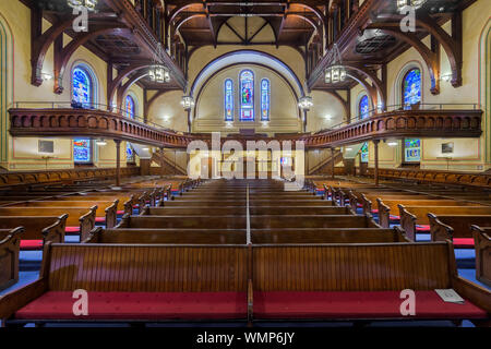 Interior and nave of the historic Old Stone Church (First Presbyterian) on Public Square in Cleveland, Ohio Stock Photo