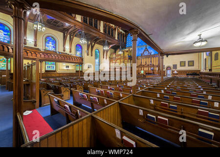 Interior and nave of the historic Old Stone Church (First Presbyterian) on Public Square in Cleveland, Ohio Stock Photo