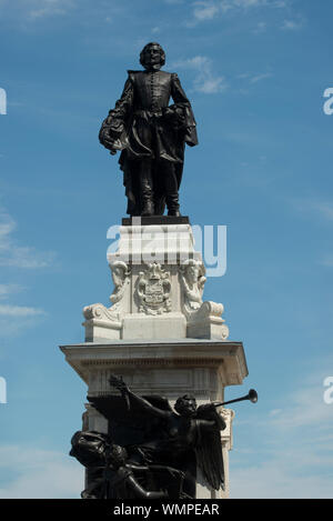 Monument to Samuel de Champlain on the Terrasse Dufferin in central Quebec, CA. Stock Photo