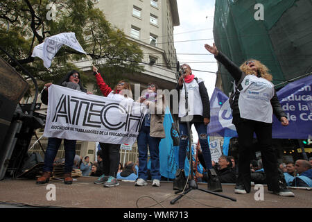 Buenos Aires, Buenos Aires, Argentina. 5th Sep, 2019. Teachers' Unions carry out a national strike and protest against the Government policies. Credit: Claudio Santisteban/ZUMA Wire/Alamy Live News Stock Photo