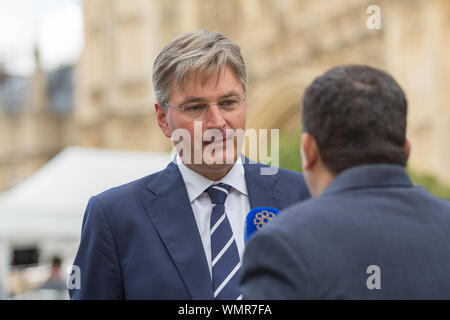 College Green, Westminster, London, UK. 5th Sept 2019. Daniel Kawczynski, Conservative MP, on College Green. Penelope Barritt/Alamy Live News Stock Photo