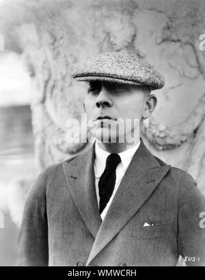 Director ERICH von STROHEIM candid portrait on set filming THE MERRY WIDOW 1925  Silent movie from the operetta by FRANZ LEHAR An Erich von Stroheim Production for Metro Goldwyn Mayer Stock Photo