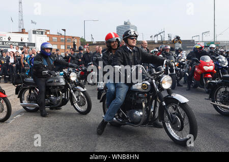 Ace Cafe Reunion, Brighton Burn Up, mass gathering of motorcyclists at Ace Cafe, Ace Corner, Stonebridge, North London before heading to Brighton. The Stock Photo