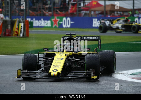 Monza, Italy. 06th Sep, 2019. Monza, Italy. 6th September. Formula 1 Gran Prix of Italy. Daniel Ricciardo of Renault F1 Team during practice for the F1 Grand Prix of Italy Credit: Marco Canoniero/Alamy Live News Stock Photo