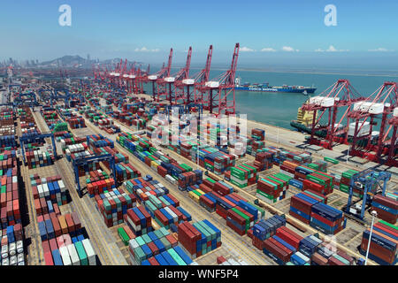 A view of a container terminal at Lianyungang Port in Lianyungang City, east China's Jiangsu Province on August 2nd, 2018. Stock Photo