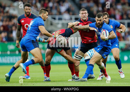 Newcastle, UK. 6th  Sep, 2019. NEWCASTLE UPON TYNE, ENGLAND SEPT 6TH Mark Wilson and Joe Marler attempt to tackle Jayden Hayward of Italy during the Quilter Autumn International match between England and Italy at St. James's Park, Newcastle on Friday 6th September 2019. (Credit: Chris Lishman | MI News) Editorial Use Only Credit: MI News & Sport /Alamy Live News Stock Photo