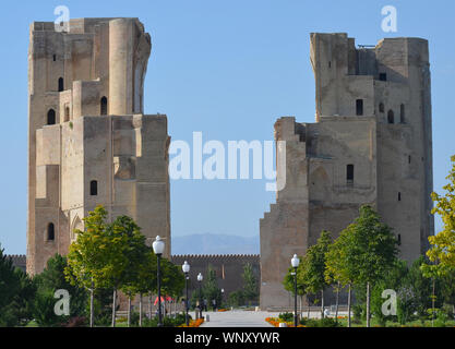 Unrestored gateway remains of the ancient Tamerlanes Ak-Saray palace in Shakhrisabz, southern Uzbekistan Stock Photo