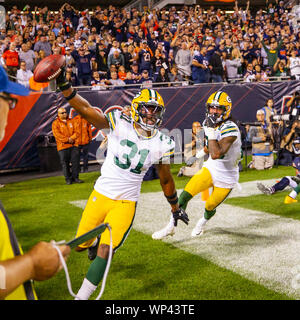 Chicago, Illinois, USA. 05th Sep, 2019. - Bears #95 Roy Robertson-Harris  takes a break during the NFL Game between the Green Bay Packers and Chicago  Bears at Soldier Field in Chicago, IL.