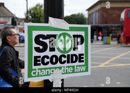 Turnpike Lane, London, UK. 7th September 2019. Extinction Rebellion climate change protesters starting their North London Uprising. Credit: Matthew Chattle/Alamy Live News