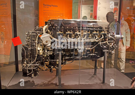 Rolls Royce Merlin 25 engine. 12-cylinder, upright 60-degree Vee, liquid-cooled, poppet-valve, two-speed single-stage supercharged. Trafford Park buil Stock Photo
