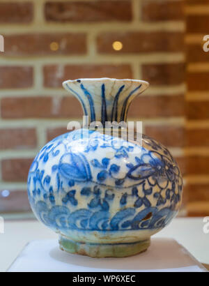 Blue and white porcelain vase, 17th century, Anthropology Museum, Ardabil, Ardabil Province, Iran Stock Photo