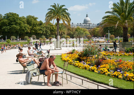 Der Jardin du Luxembourg ist ein früher königlicher, heute staatlicher Schlosspark im Pariser Quartier Latin mit einer Fläche von 26 Hektar. Die Anlag Stock Photo