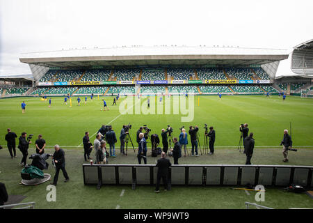 Belfast, UK. 08th Sep, 2019. Soccer: National team, final training Northern Ireland before the European Championship qualifier Northern Ireland - Germany in Windsor Park Stadium. Media representatives follow the final training. Credit: Christian Charisius/dpa/Alamy Live News Stock Photo