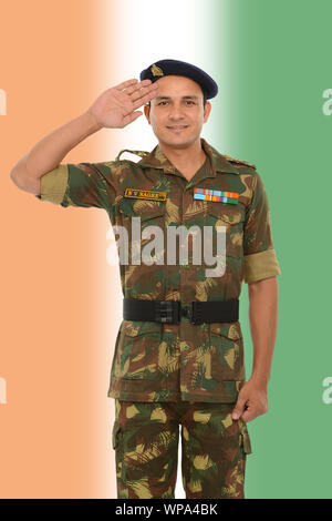 Indian army soldier saluting Stock Photo - Alamy