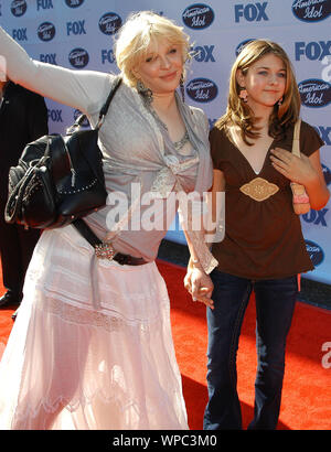 Courtney Love and daughter Frances Bean Cobain at the American Idol Season 4 Grand Finale - Arrivals held at The Kodak Theatre in Hollywood, CA. The event took place on Wednesday, May 25, 2005.  Photo by: SBM / PictureLux - All Rights Reserved  File Reference # 33864-1419SBMPLX Stock Photo