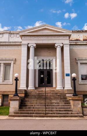 Allegheny Observatory, operated by the University of Pittsburgh in Riverview Park on the north side. First opened in 1859, Pittsburgh, PA, USA Stock Photo