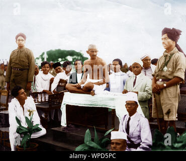 Mahatma Gandhi addressing scouts in Madras, Tamil Nadu, India, Asia, 1927 Stock Photo