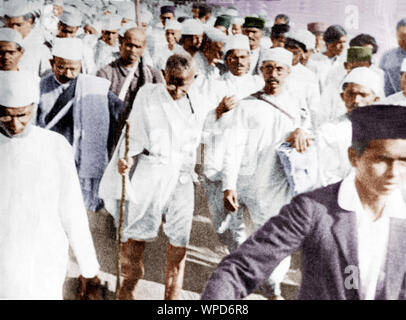 Mahatma Gandhi Marching Salt Satyagraha, India, Asia, March 1930 Stock ...