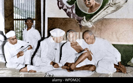 Jawaharlal Nehru, Mahatma Gandhi and Sardar Vallabhbhai Patel in Congress meeting, India, 1945, old vintage 1900s picture Stock Photo