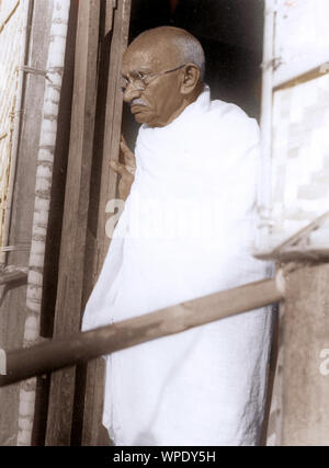 Mahatma Gandhi in village after Hindu Muslim riots, East Bengal, India ...