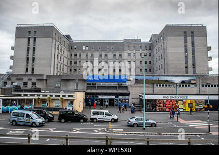 Main Entrance to University Hospitals Plymouth NHS Trust, Devon Pic Paul Slater Images Ltd  - Tel 07512838472. Stock Photo