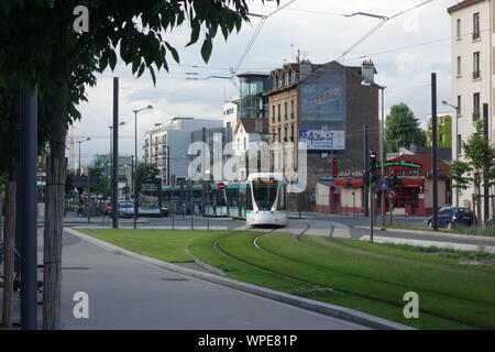 Paris Tramway Linie T2 Faubourg de l Arche Stock Photo Alamy