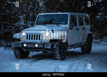 Jeep Wrangler Off-Road in Snow Stock Photo - Alamy