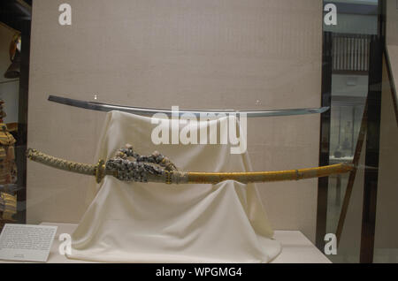 Long sword (Ito-maki-no tachi), signed by Morimitsu of Osafune, 14th century, Japan. Museum no. M.139-1929.  Victoria and Albert Museum, London Stock Photo