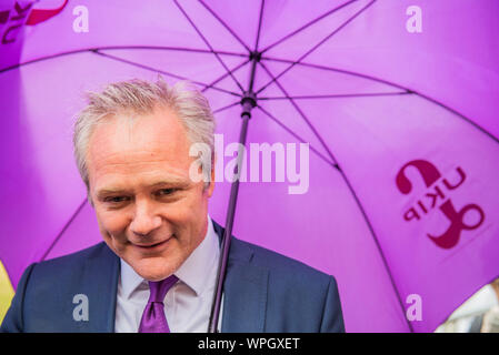 Westminster, London, UK. 9th Sep 2019. Richard Braine the new leader of UKIP talks to journalists, outside the press camp on College green, on the last day of the current parliementary sitting. Credit: Guy Bell/Alamy Live News